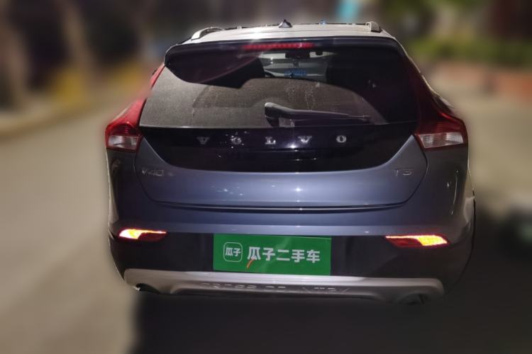 Used Volvo V40  Rear