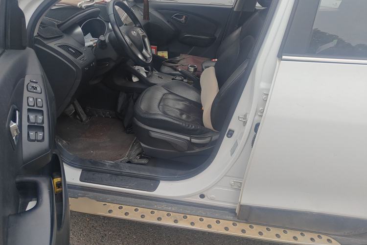 Used Hyundai ix35 2013 2.0L Automatic Two-Wheel Drive Smart GLS China IV Standard