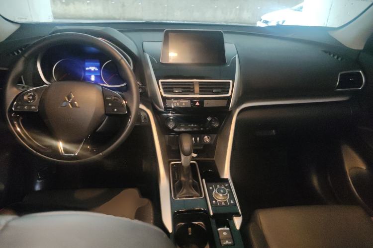 Used Mitsubishi Eclipse Cross 2021 1.5T CVT Two-Wheel Drive Belief Edition Center Console