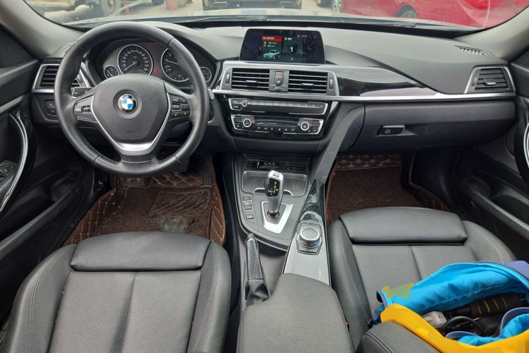 Used BMW 3 Series GT 2019 320i Sport Edition Center Console
