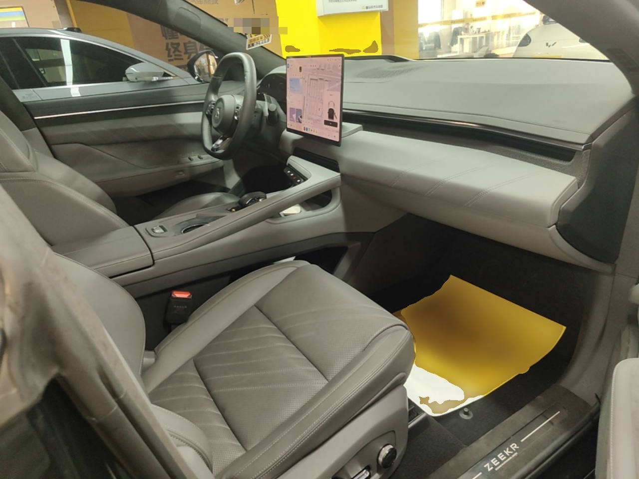 Zeekr 001 2025 YOU Edition 100 kWh All-Wheel Drive — снимка 19