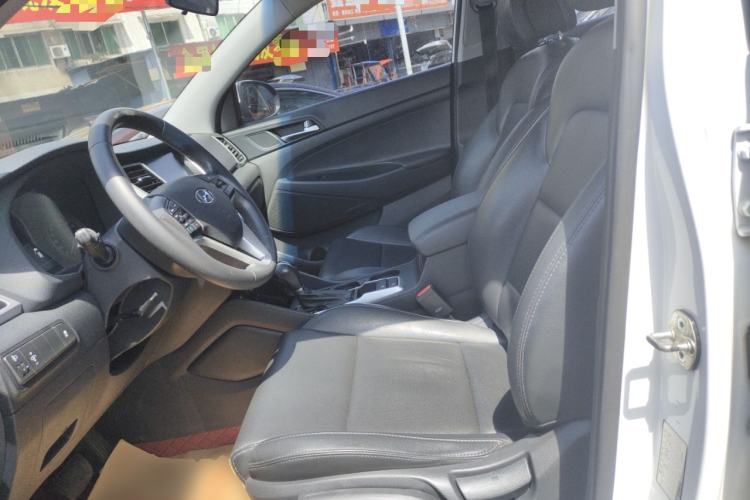 Used Hyundai Tucson 2015 1.6T Dual-Clutch Two-Wheel-Drive Smart Model Left Front Seat