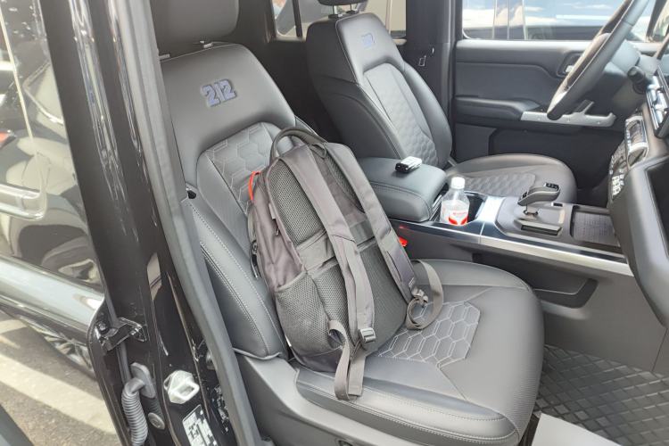 Used 212 T01 2024 2.0T Explorer Right Front Seat