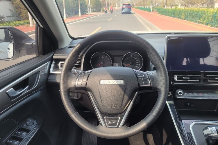 Used Haval M6 2021 PLUS 1.5T DCT Luxury Smart Connectivity Model Interior 3
