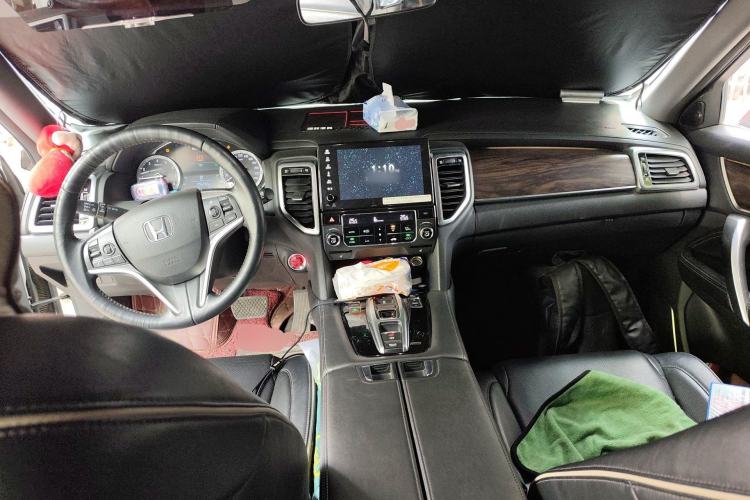 Used Honda UR-V 2017 370TURBO 2WD Prestige Edition China V Center Console