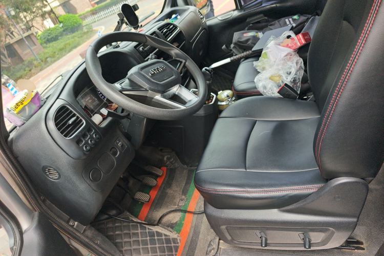 Used JMC Transit 2019 2.8T Commercial Version Short Wheelbase Mid-Roof 6-Seater China VI JX493
