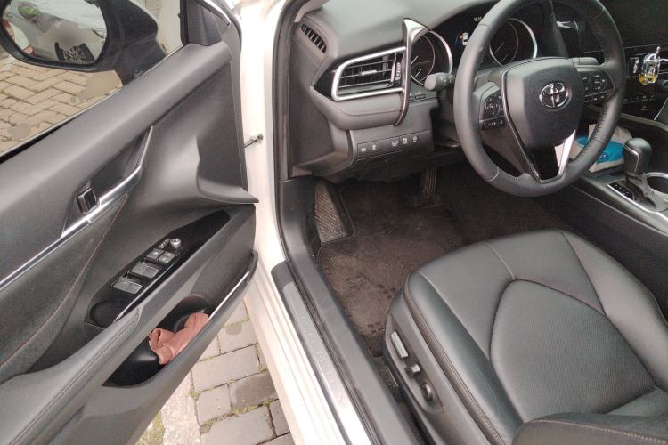 Used Toyota Camry 2021 2.0G Luxury Edition Driver Seat