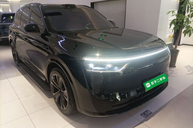 Used Hima AITO M8 2025 Extended-Range Max+ Version 53.4 kWh 6-Seater Edition Front Right 45 Deg