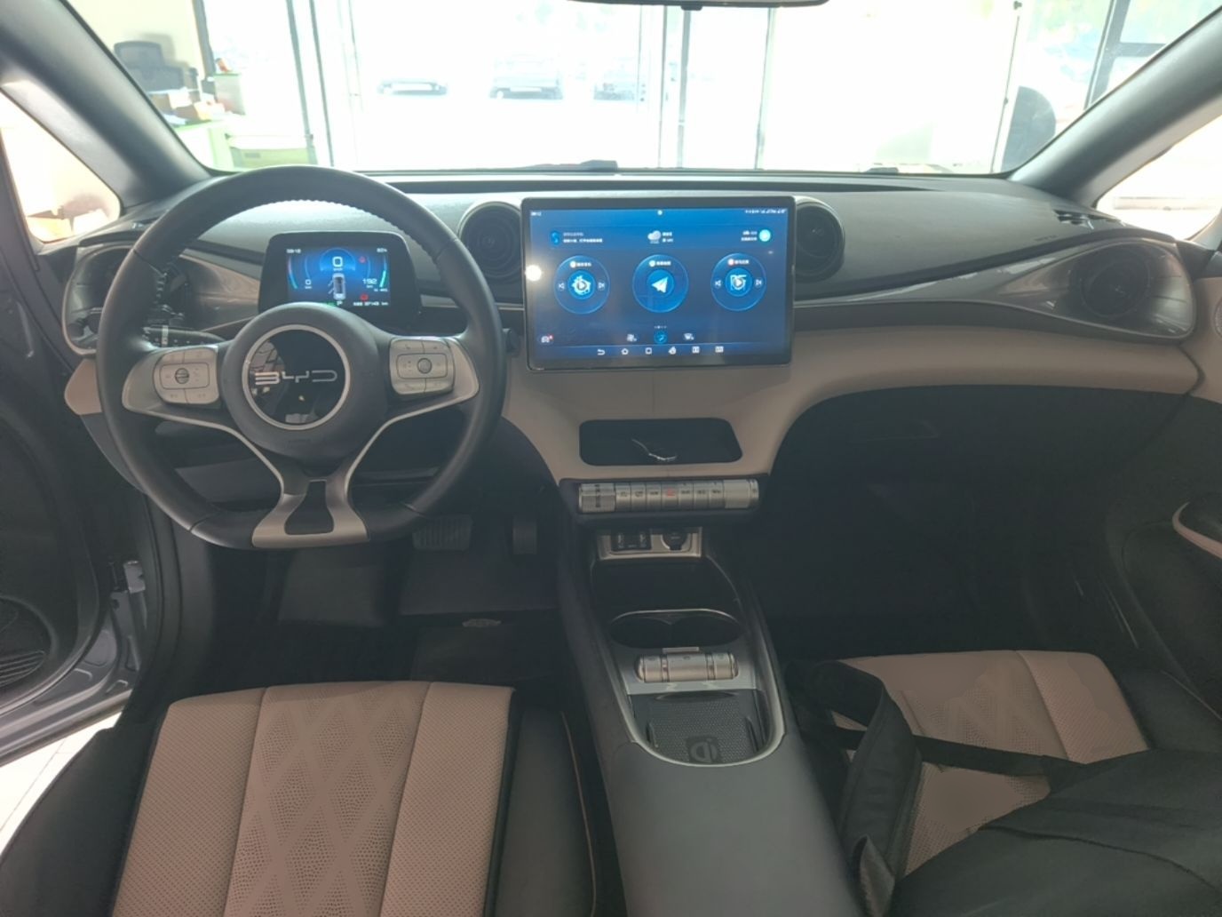 BYD Dolphin 2023 420 km Fashion Edition — снимка 12