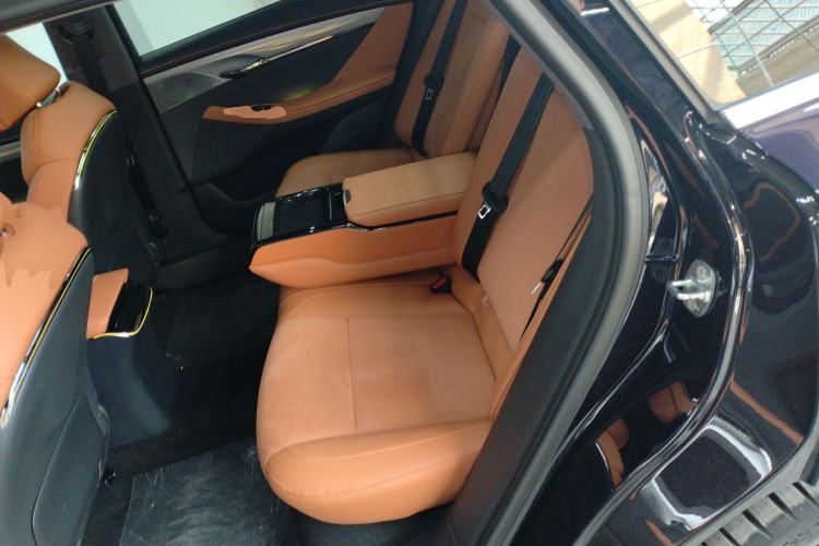 Used VOYAH PASSION 2024 PHEV Four-Wheel Drive Ultra-Long Range Flagship Model