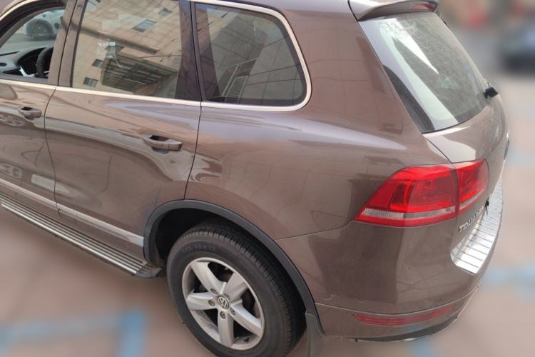 Used Volkswagen Touareg 2011 3.0 TSI Comfort Version Rear Left 45 Deg