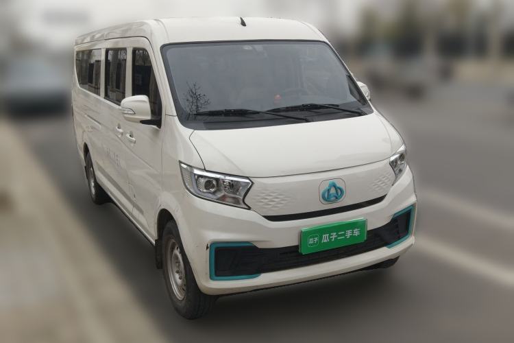 Used CHANGAN KUAYUE Xing V7 EV 2024 251 km Luxury Dual-Door Version 6 Seats Front Right 45 Deg