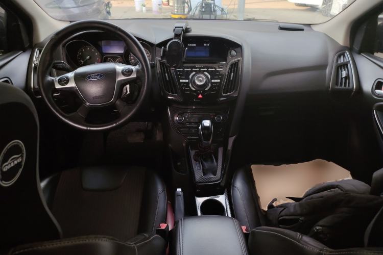 Used Ford Focus 2012 Hatchback 1.6L Automatic Fashion Edition
