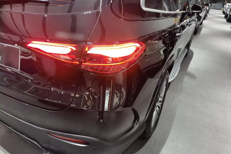 Used Mercedes-Benz GLC 2025 Refreshed GLC 300 L 4MATIC Dynamic Version 5 Seats Exterior 3