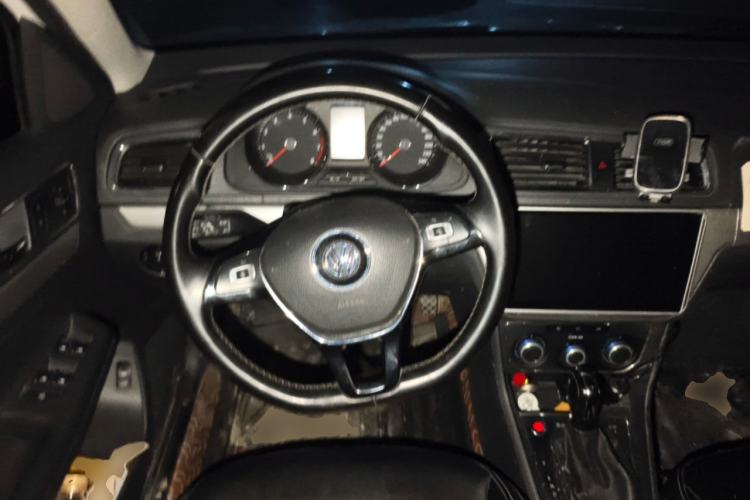 Used Volkswagen Lavida 2017 1.6L Automatic Comfort Edition
