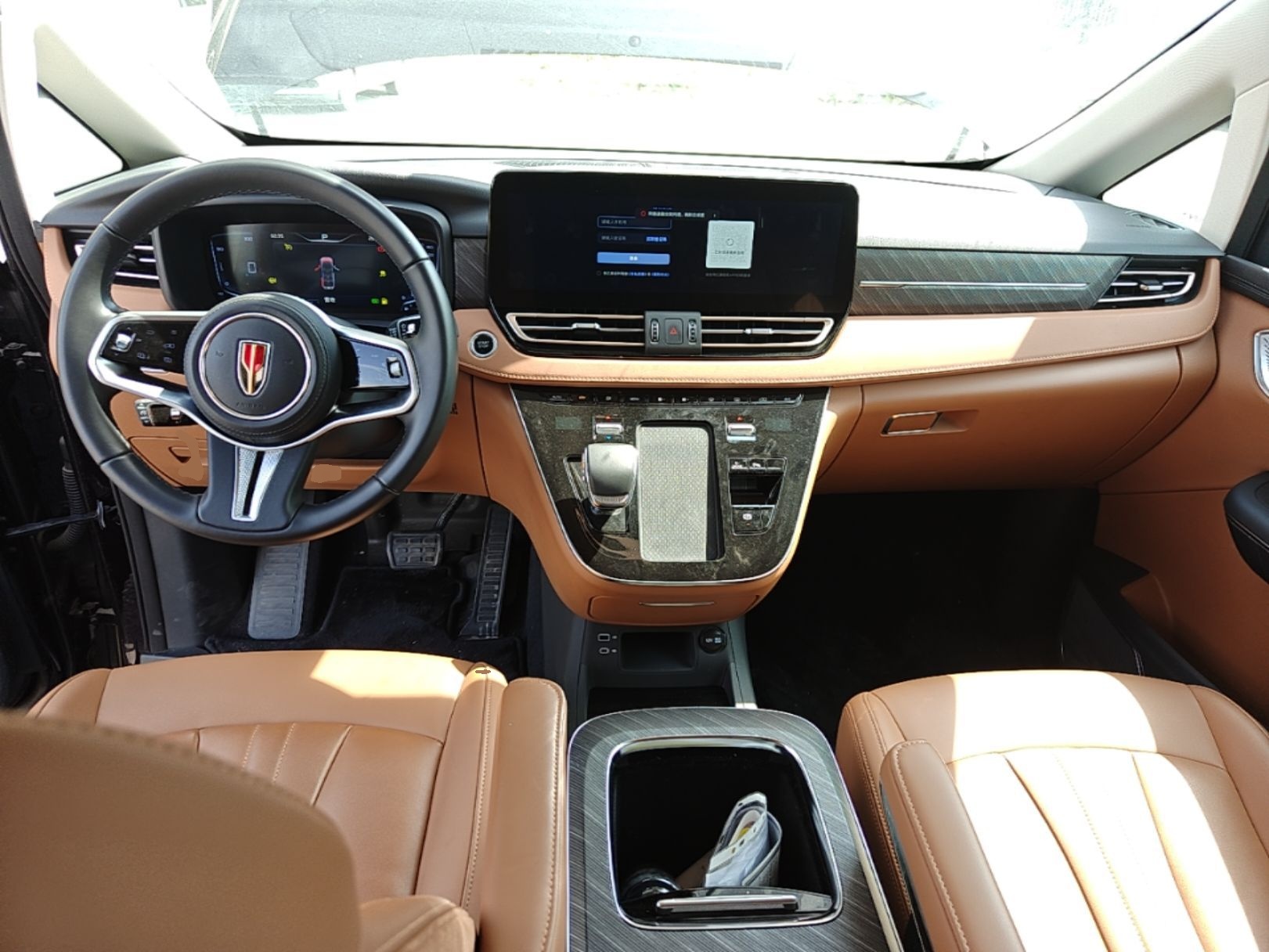 Hongqi HQ9 PHEV 2024 2.0T Four-Wheel Drive Business Edition — снимка 12
