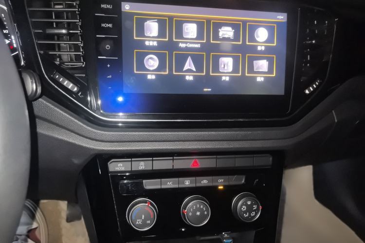 Used Volkswagen T-ROC 2021 280TSI DSG Two-Wheel Drive Comfort Connect Edition