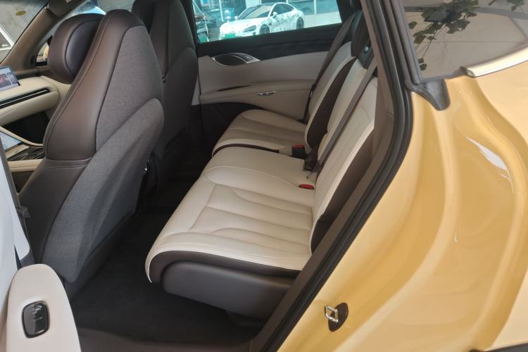 Used IM LS7 2023 100kWh Pro All-Wheel-Drive Version