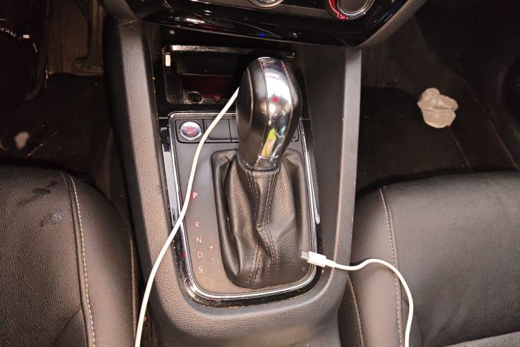 Used Volkswagen Sagitar 2018 1.6L Automatic Comfort Model Gear Lever