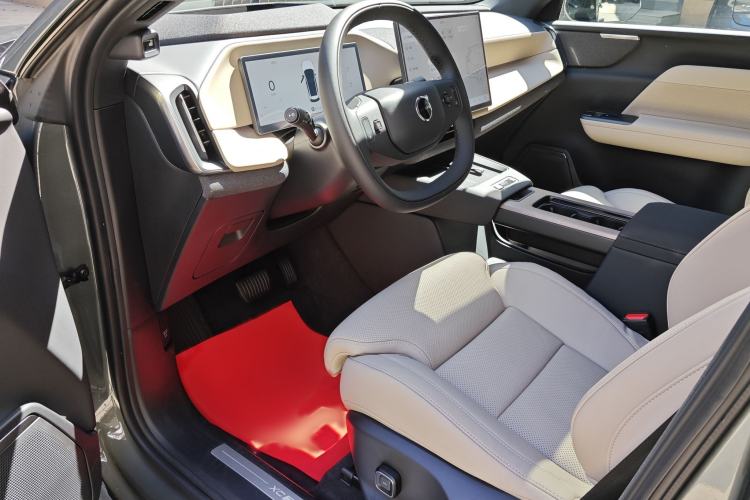 Used Volvo XC70 Plug-in Hybrid 2026 Model Four-Wheel Drive Long-Range Ultra Interior 3