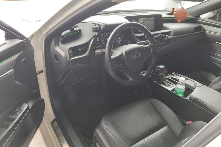 Used Lexus ES 2020 200 Excellence Edition Driver Seat