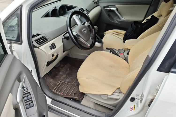 Used Toyota Verso 2015 180E CVT Crossover Edition
