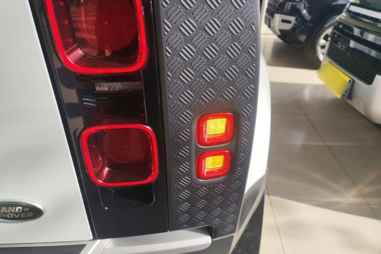 Used Land Rover Defender 2022 110 P400 Dark Edition
