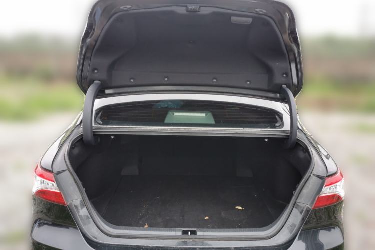 Used Toyota Camry 2018 2.5G Luxury Edition Trunk