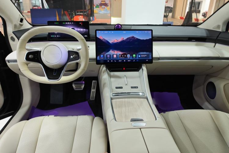 Used Hima Luxeed S7 2024 Max+
