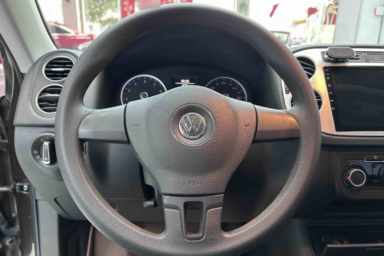 Used Volkswagen Tiguan L 2016 300TSI Automatic Two-Wheel Drive Trend Edition