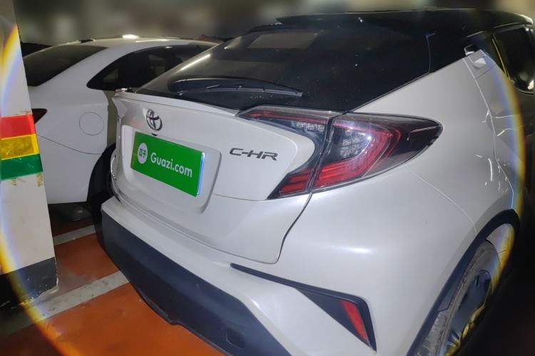 Used Toyota C-HR 2018 2.0L Luxury Sunroof Version China VI Standard Rear