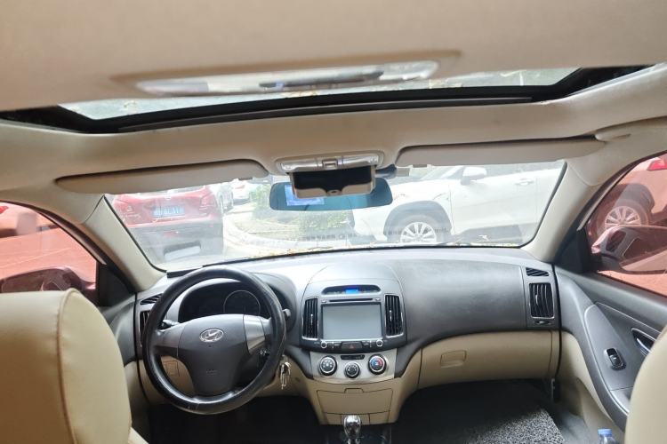 Used Hyundai Celesta 2011 1.6L Manual Luxury Model Headliner