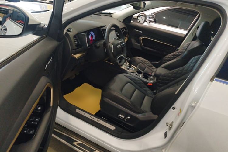 Used Haval H6 2020 2.0 GDIT Automatic Platinum Champion Edition Driver Seat