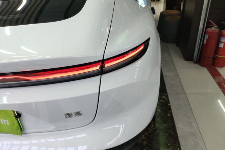 Used Nio ET5 2024 75 kWh Right Rear Taillight