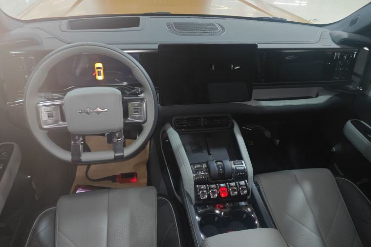 Used Formula Leopard Leopard 5 2023 Navigator Edition