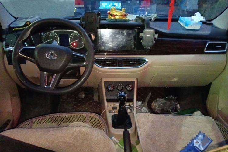 Used CHANGAN KUAYUE Xing V5 2021 1.5L Fortune-Attracting Edition Comfort Model JL473QH Center Console