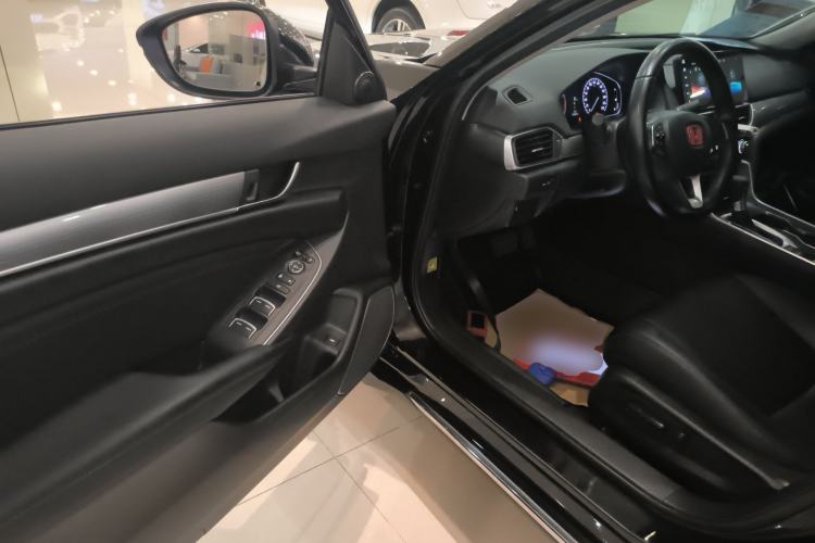 Used Honda Accord 2022 260TURBO Luxury Edition Driver Seat