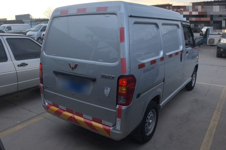 Used Wuling Zhiguang 2020 1.2L Van Utility Model China VI Emission Standard 2 Seats LSI