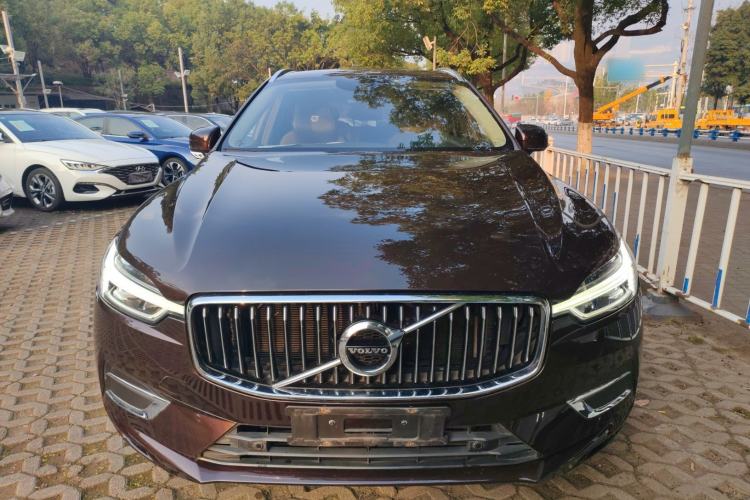 Used Volvo XC60 2021 T5 4x4 Smart Luxury Edition Exterior 1