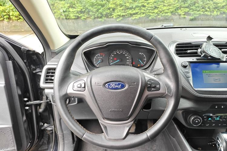 Used Ford Escort 2015 1.5L Automatic Fashion Model
