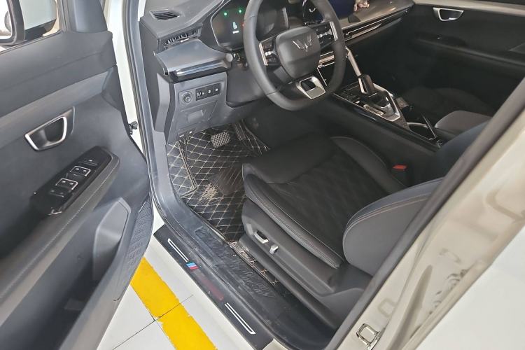 Used Wuling Asta 2022 2.0L DHT Electric-Speed Version