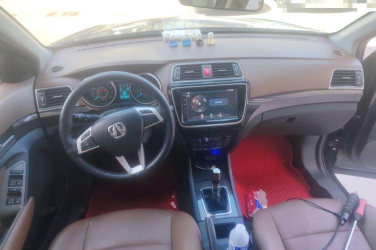 Used BAIC Weiwang S50 2016 1.5T Manual Joyful Luxury Edition Center Console