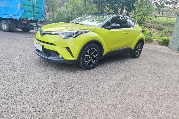 Used Toyota C-HR 2018 2.0L Leading with Sunroof China VI Standard