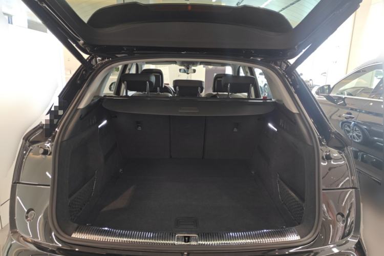 Used Audi Q5L 2022 Updated 45T Luxury Dynamic Version Trunk