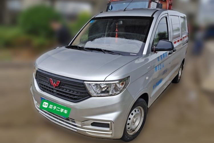 Used Wuling Hongguang V 2022 1.5L Jingqu Edition Enclosed-Window Vehicle with Electric Power Steering LAR