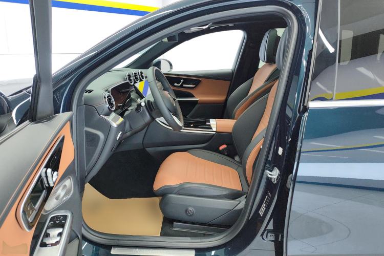 Used Mercedes-Benz GLC 2023 GLC 260 L 4MATIC Dynamic Edition 5-seater