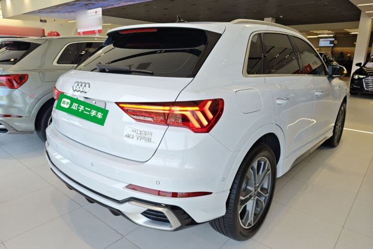 Used Audi Q3 2024 40 TFSI Fashion Dynamic Model
