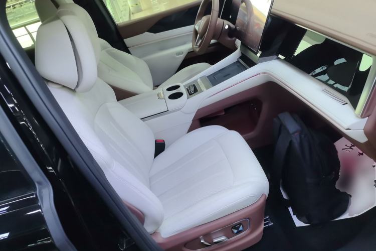 Used BYD Xia 2025 DM-i 1.5T 180km Beyond Edition Right Front Seat