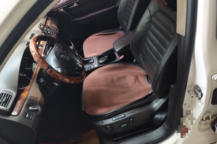 Used Volkswagen Magotan 2012 Travel Edition 2.0 TSI Luxury Version Left Front Seat