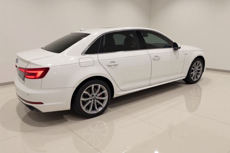 Used Audi A4L 2018 30th Anniversary Edition 40 TFSI Fashion Model
